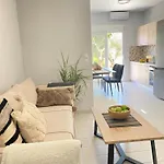 Yvonne's House 아파트 *