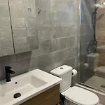 아파트 Yvonne's House
