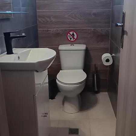 Апартаменты Yvonne's House *