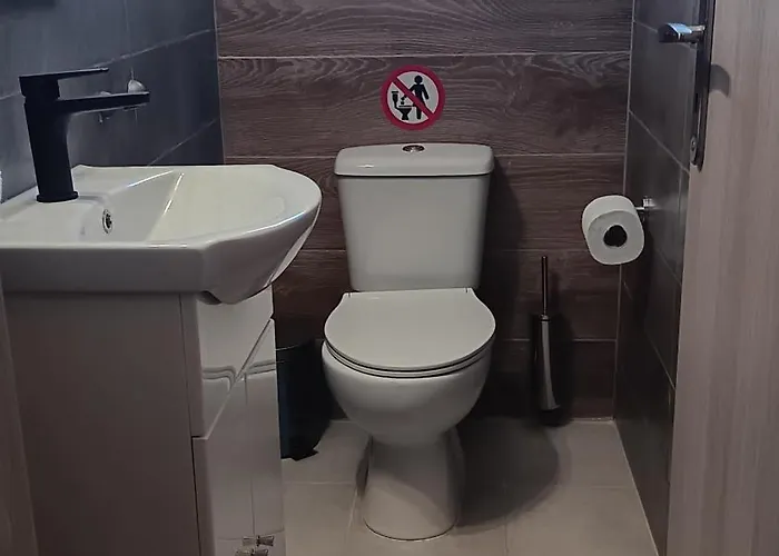 Апартаменты Yvonne's House *